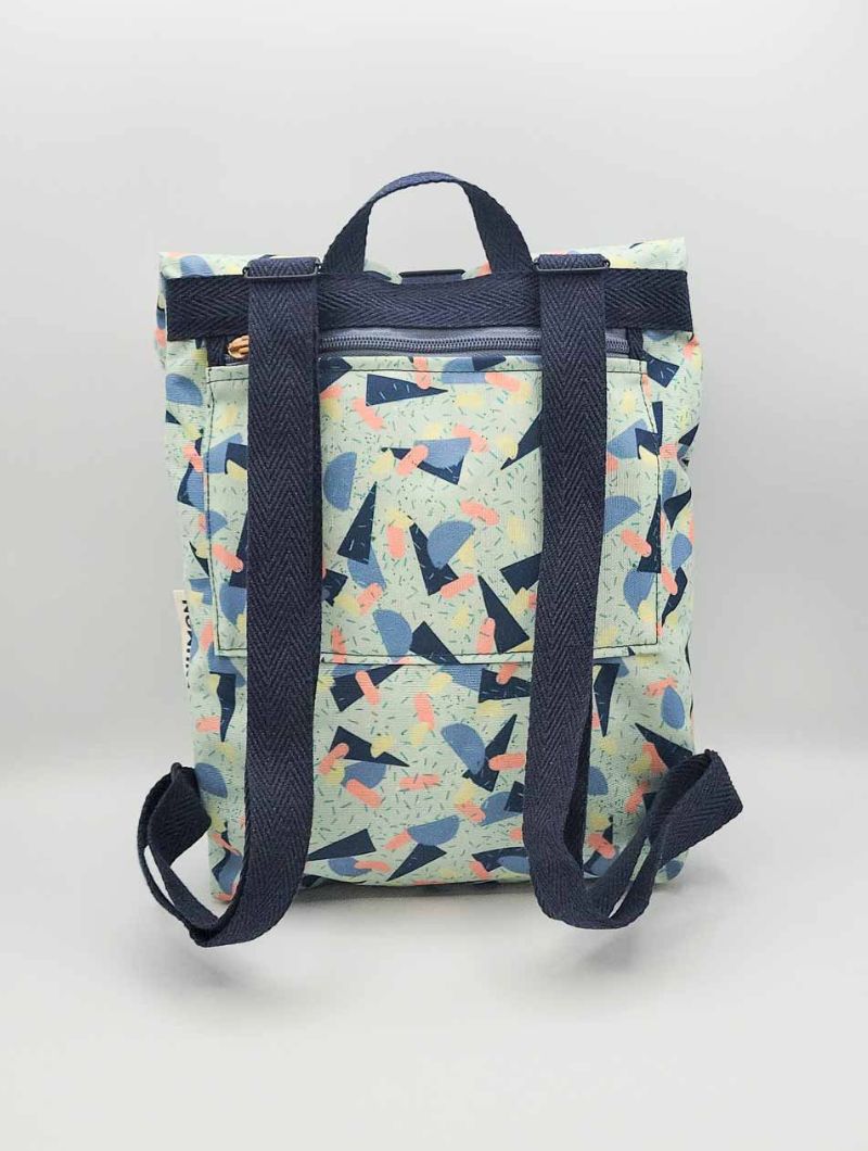 Mini mochila reciclada estampado chips - Imagen 3