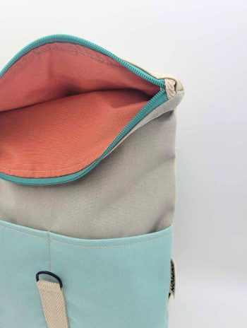 Alternative view of Mini mochila reciclada celeste y crema