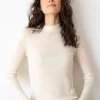 Camiseta de cuello cisne beige de lana merino