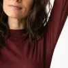 Camiseta de cuello cisne granate en lana merino - Imagen 2