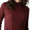 Camiseta de cuello cisne granate en lana merino - Imagen 3