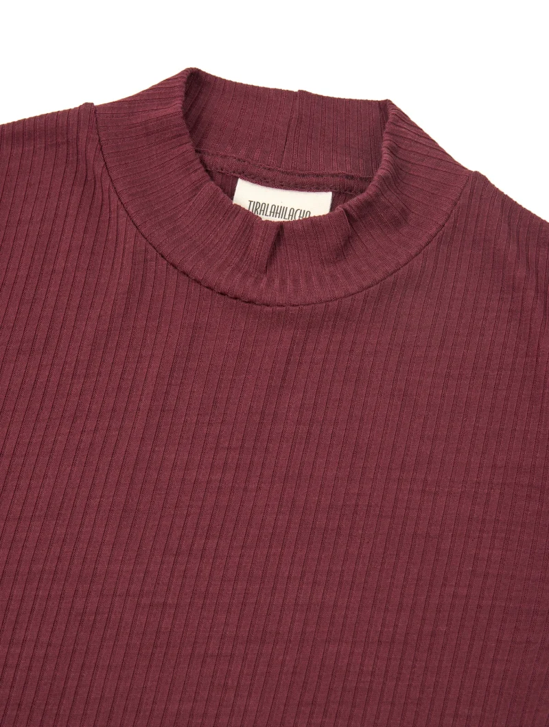 Camiseta de cuello cisne granate en lana merino - Imagen 4