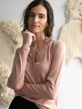 Alternative view of Camiseta cuello panadero rosa empolvado de lana merino