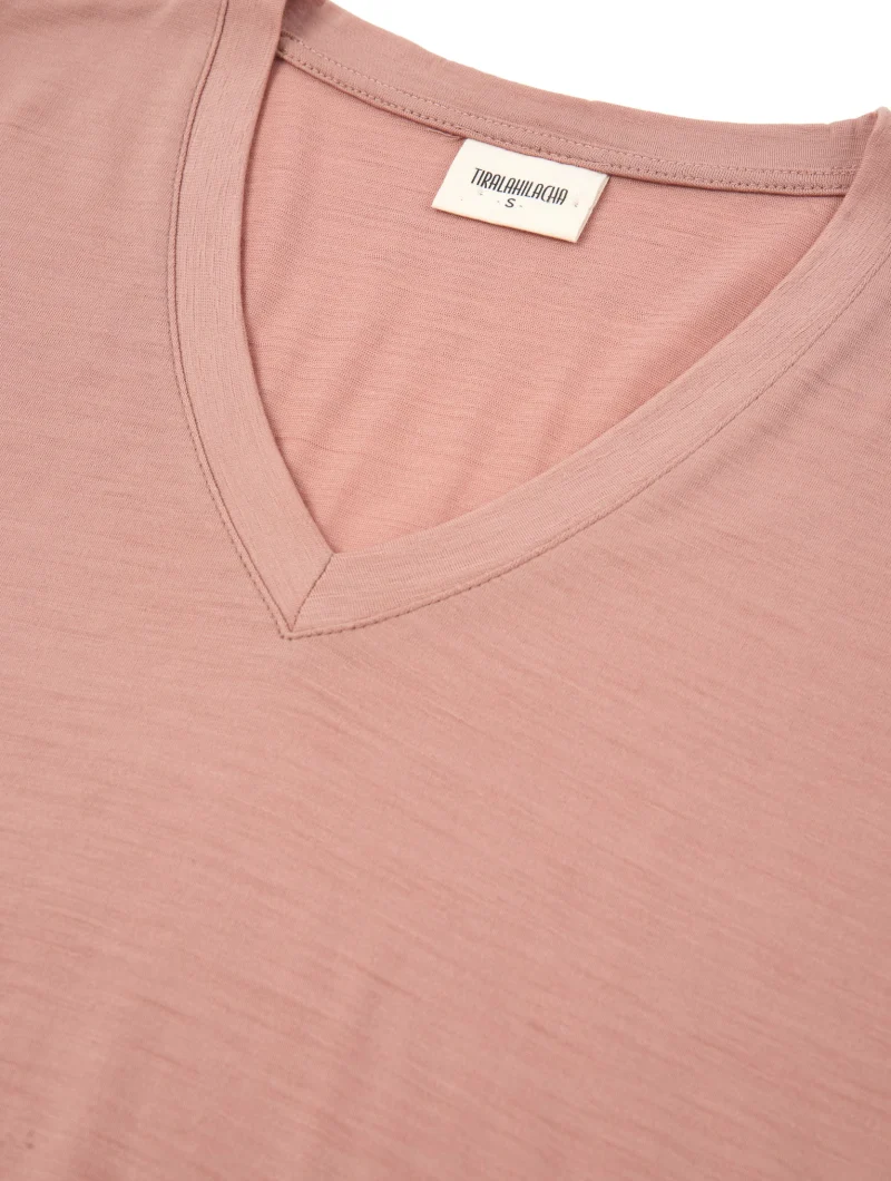 Camiseta de cuello V rosa empolvado de lana merino - Imagen 8