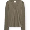 Camiseta de escote en V verde oliva en lana merino