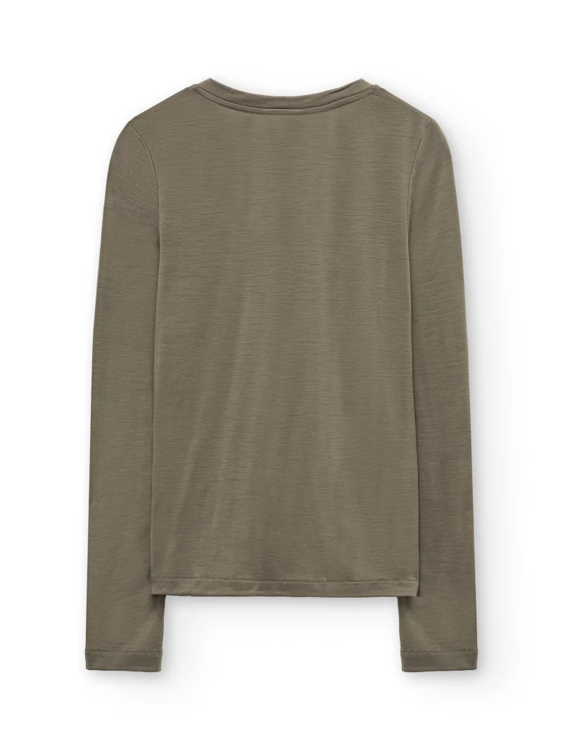 Camiseta de escote en V verde oliva en lana merino - Imagen 2