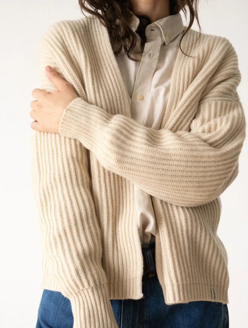 Cárdigan de cachemir beige
