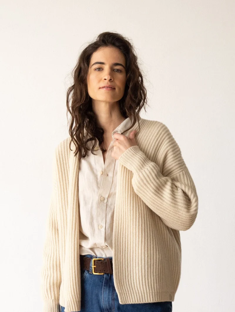Cárdigan largo beige de lana merino y cachemir - Imagen 4