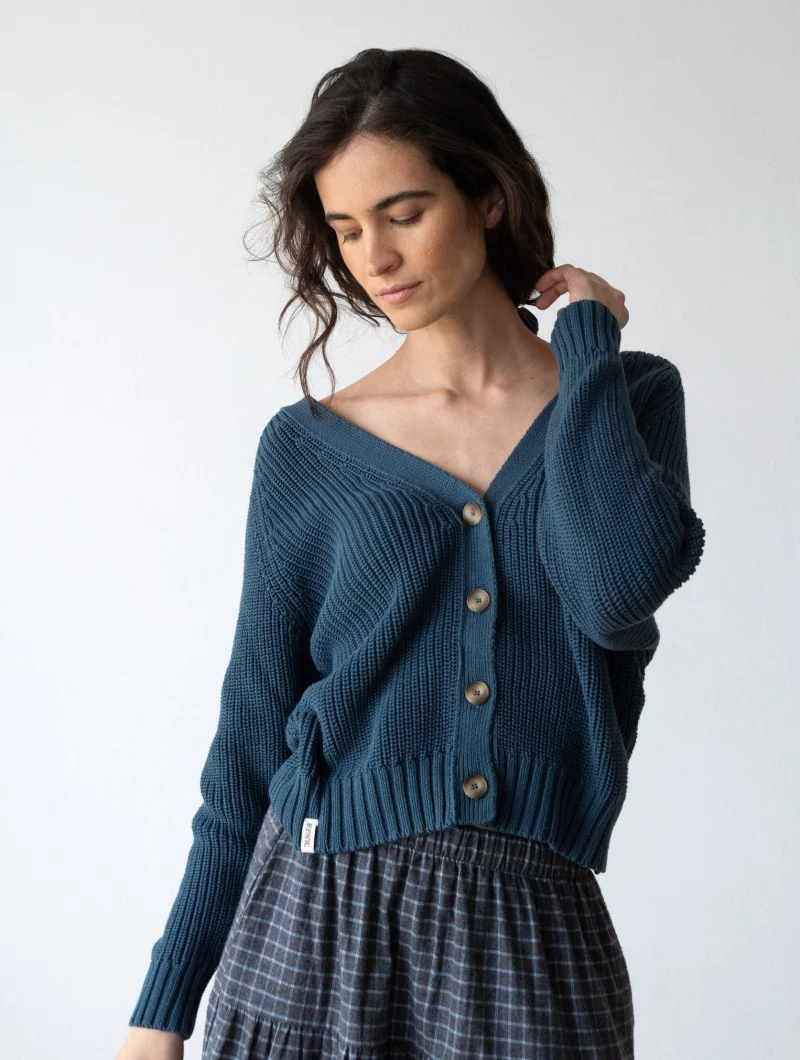 Chaqueta corta azul petróleo de algodón orgánico