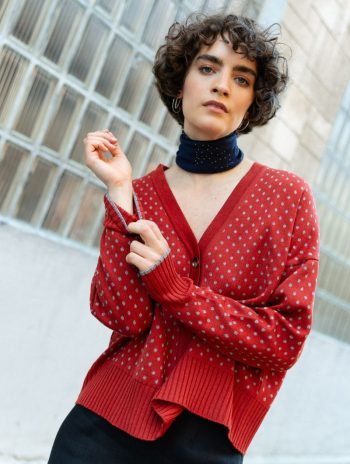 Chaqueta de lunares terracota en lana merino de Counting Clouds.