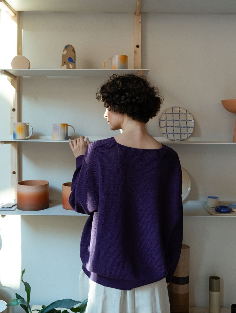 Chaqueta oversize berenjena de lana merino - Imagen 4