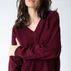 Jersey granate con cuello el V de lana merino