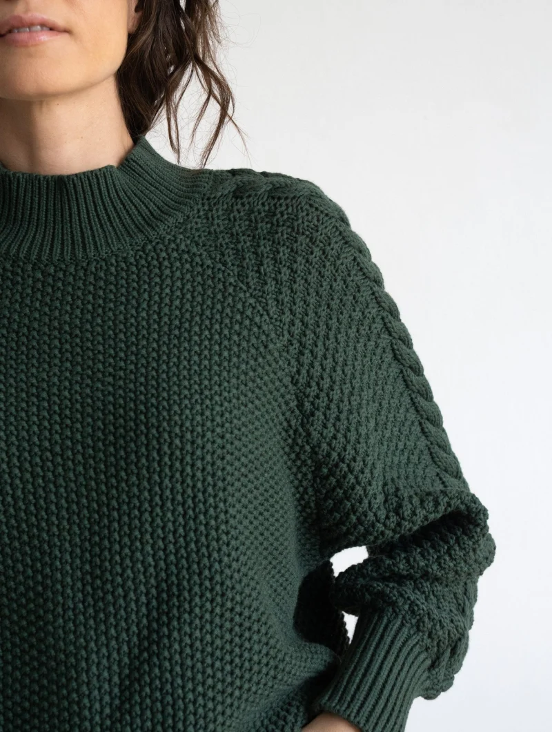 Jersey de manga trenzada verde bosque de algodón orgánico - Imagen 3