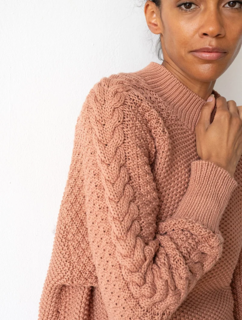 Jersey rosa manga trenzada de algodón orgánico - Imagen 3