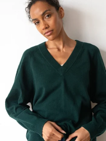 Jsersey verde bosque escote V de lana merino