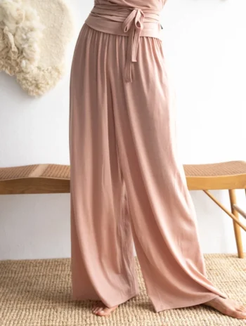 Pantalón ancho rosa empolvado de lana merino