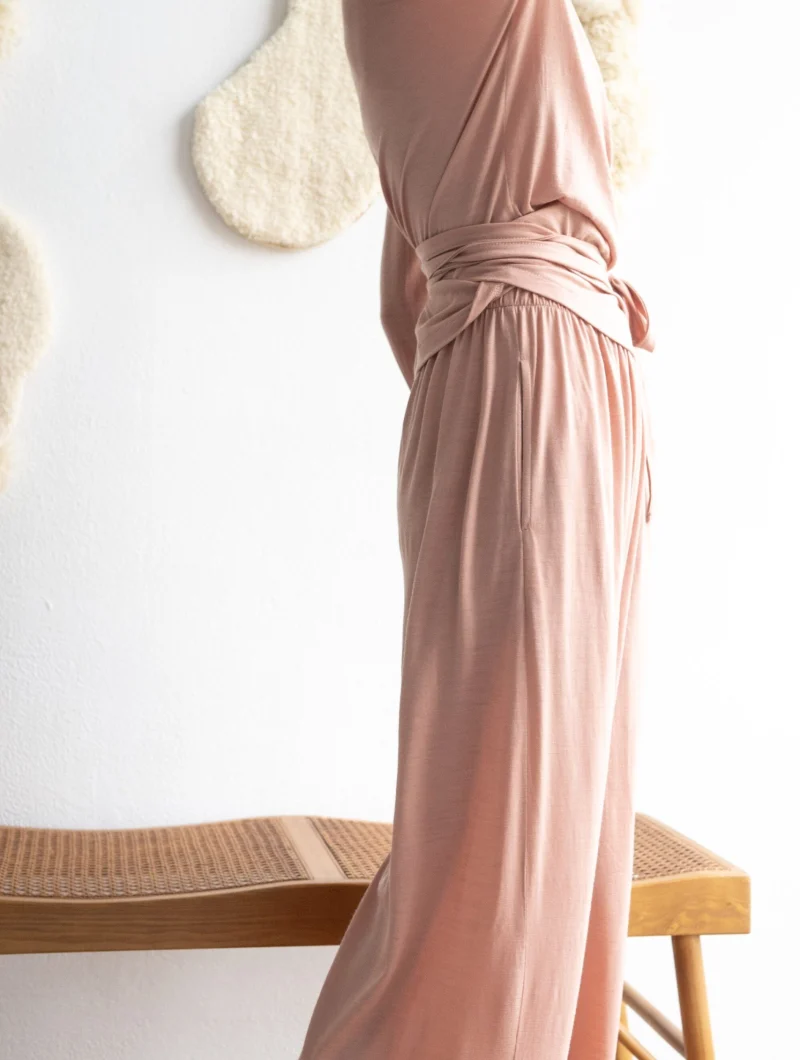 Pantalón ancho rosa empolvado de lana merino - Imagen 3