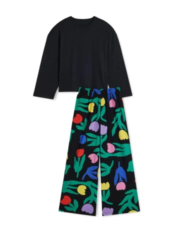 Pijama negro de manga larga y pantalón ancho con estampado floral multicolor