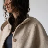 Abrigo de cuello alto beige de pura lana - Imagen 8