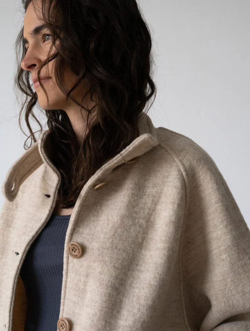 Abrigo de cuello alto beige de pura lana - Imagen 8