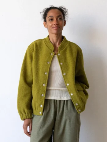 Chaqueta bomber verde pistacho de lana virgen