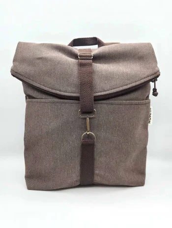 Mochila reciclada marrón con interior estampado